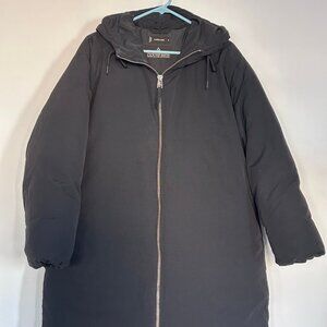 Everlane Long Puffer Jacket in Black